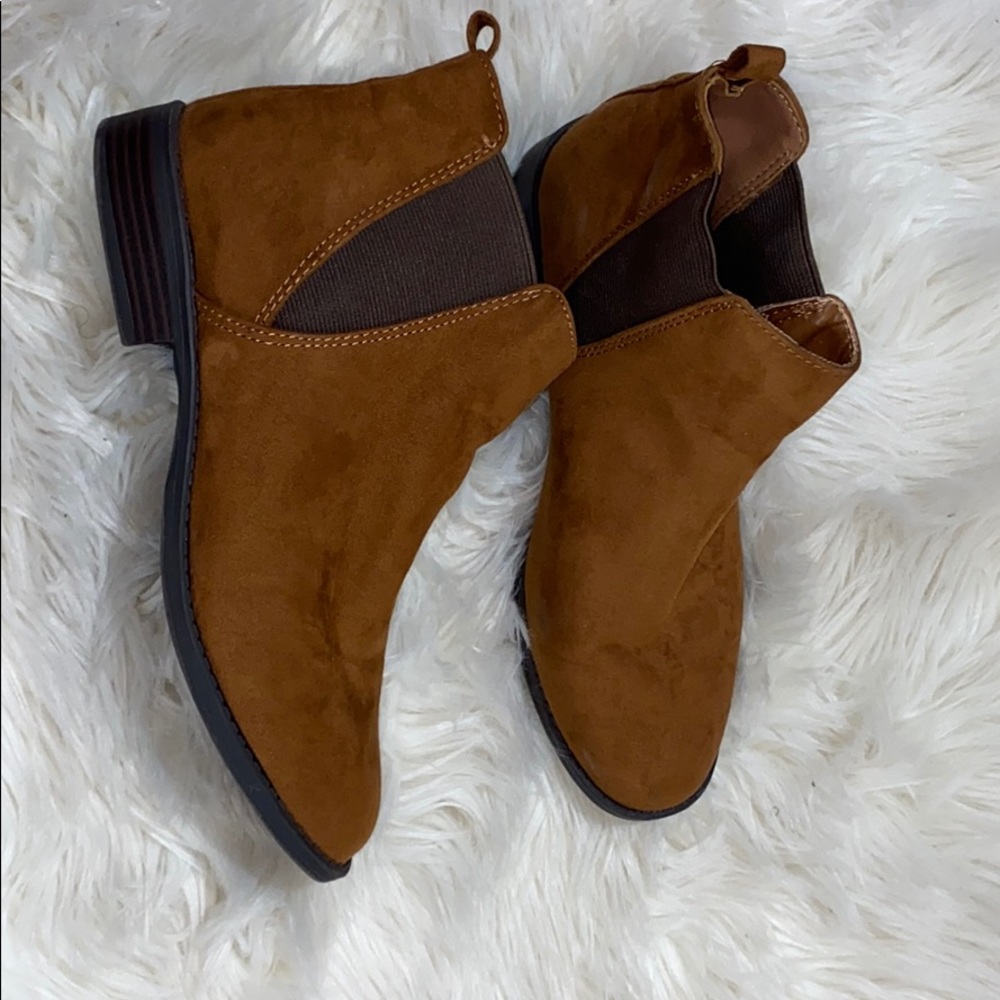 Cute Brown Chelsea Boots